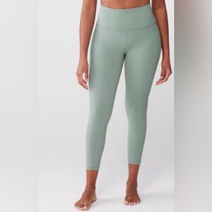 Athleta Salutation 7/8 Sage Green Leggings